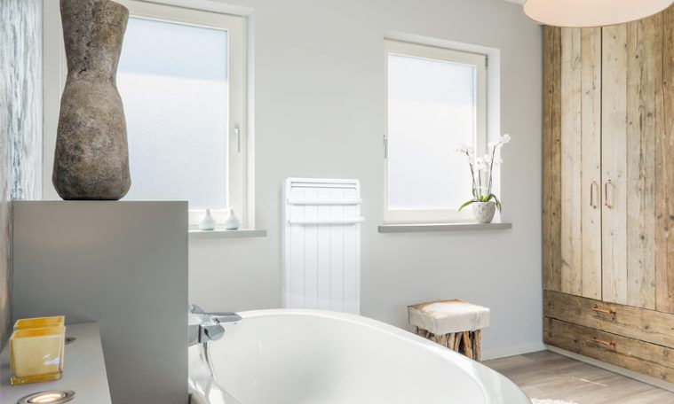 salle de bain avec seche-serviette electrique aterno